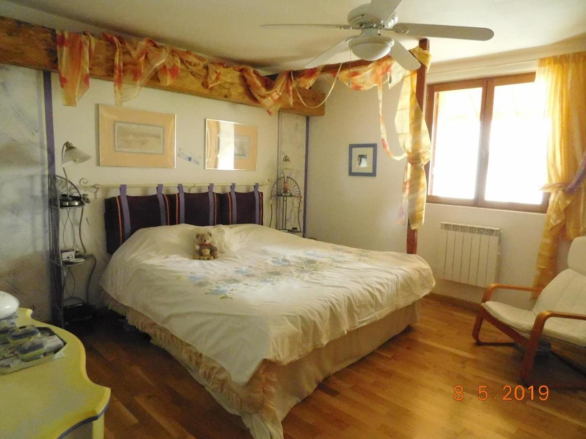 Chez Nous. B & B Bassy 외부 사진
