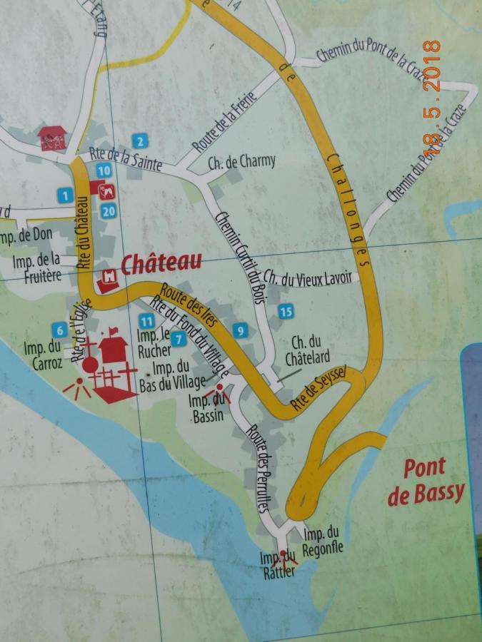 Chez Nous. B & B Bassy 외부 사진